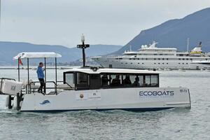 Do Luštice brodom i autobusom