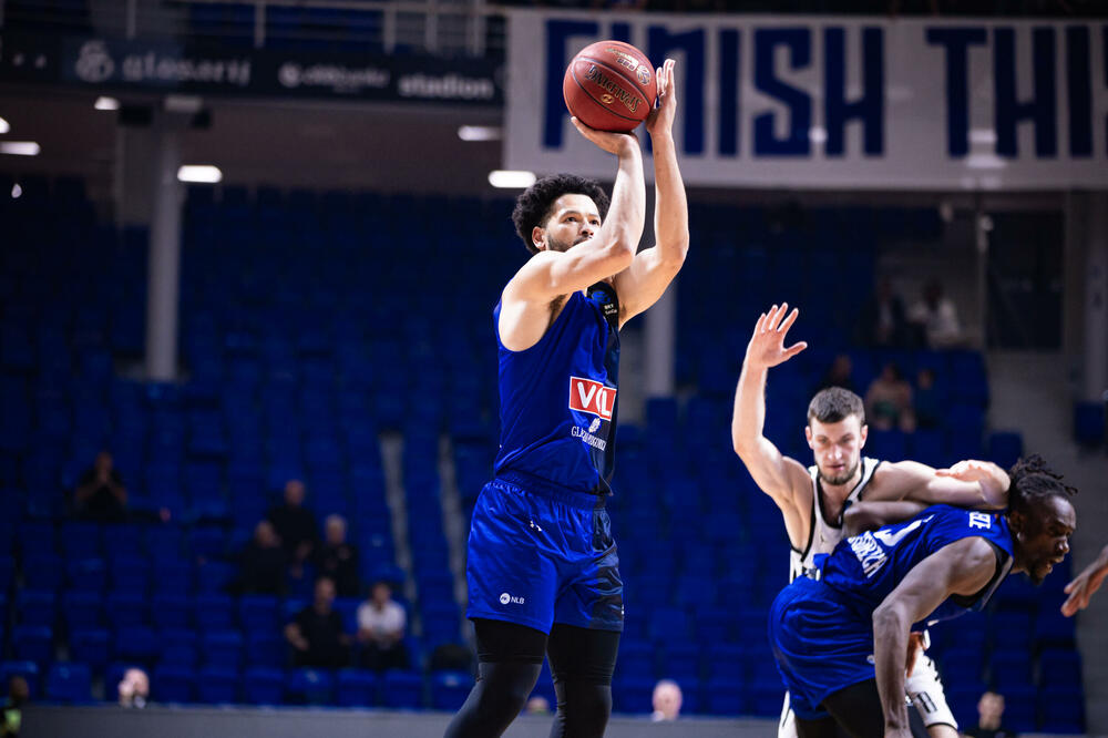The only one on the level: Skylar Mays couldn't do it alone against Trent, Photo: KK Buducnost Voli