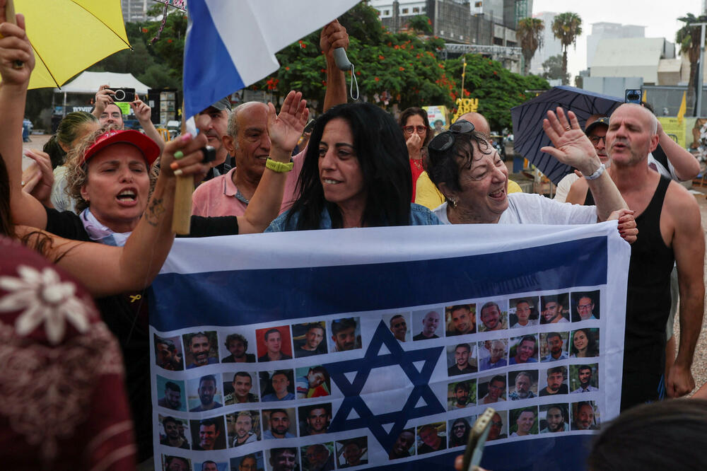 Reakcije ljudi nakon što je Tramp objavio da su Izrael i Hamas postigli dogovor o prvoj fazi prekida vatre u Gazi: Detalj iz Tel Aviva u Izraelu