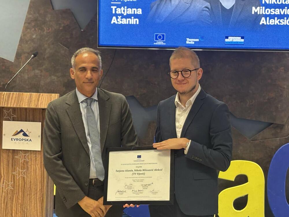 Milosavić Aleksić (desno)