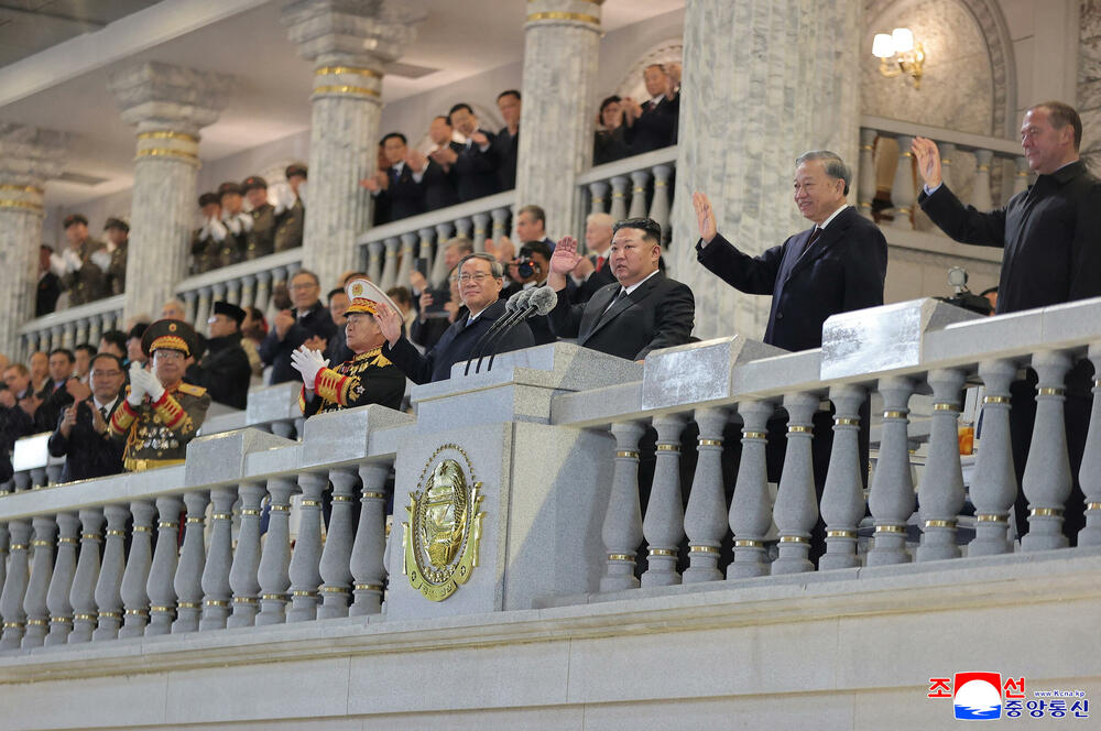 vojna parada Sjeverna Koreja