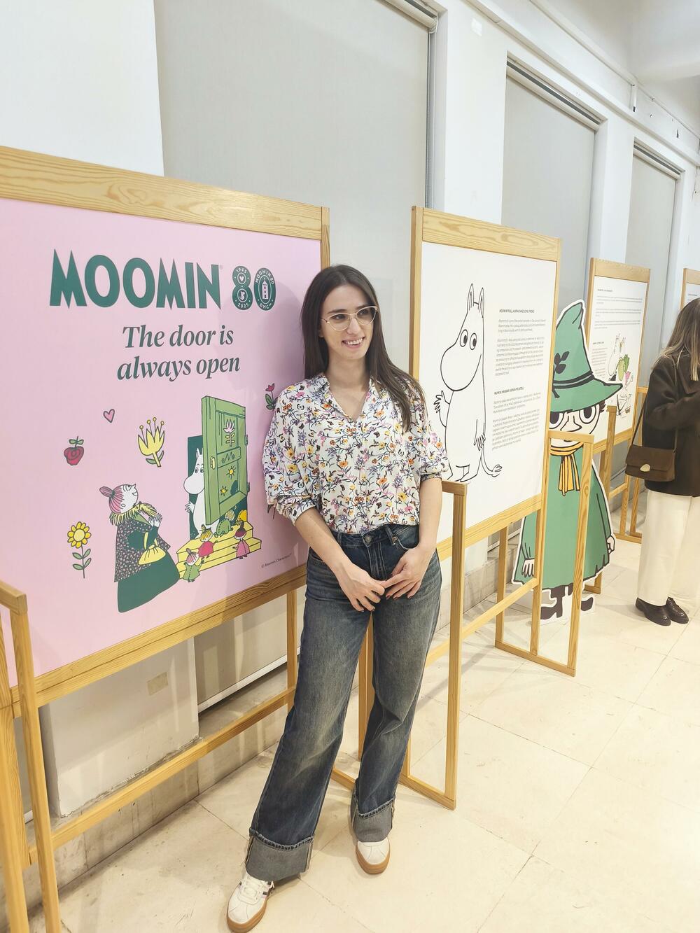 <p>Izložba posvećena čuvenim likovima iz pera finske spisateljice i ilustratorke Tuve Janson, otvorena je u četvrtak veče u Podgorici, u KIC-u “Budo Tomović” gdje je dostupna do 17. oktobra</p>