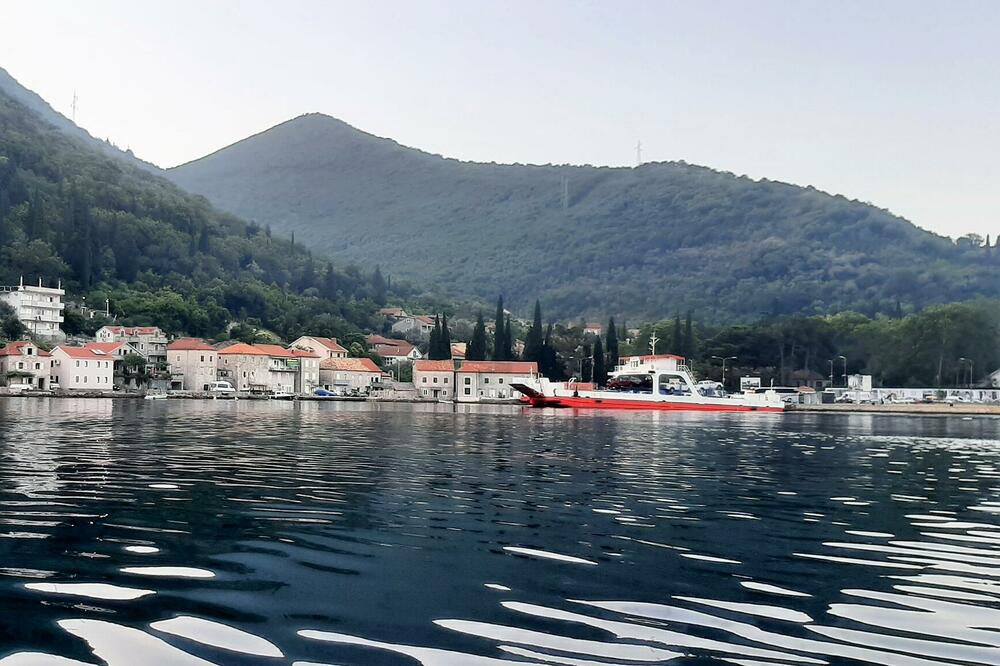 Namjena parcela mijenjana više puta od 2000. godine: Lepetane, Foto: Siniša Luković