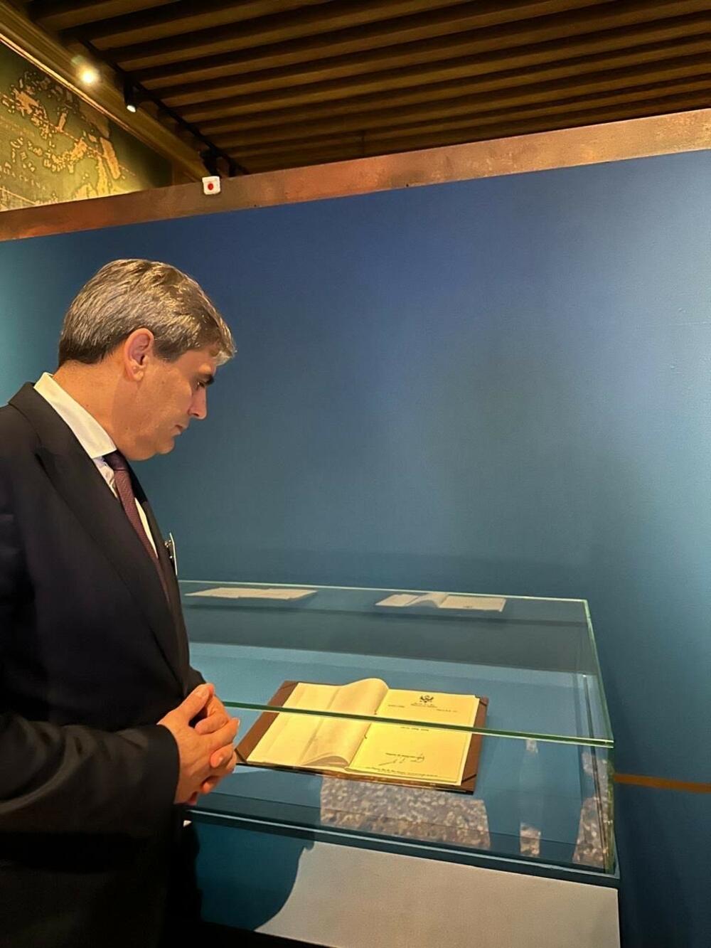 <p>Crna Gora predstavlja primjer konstruktivnog djelovanja u regionu i posvećenosti vrijednostima Savjeta Evrope, zaključili su generalni sekretar te organizacije i šef crnogorske diplomatije</p>