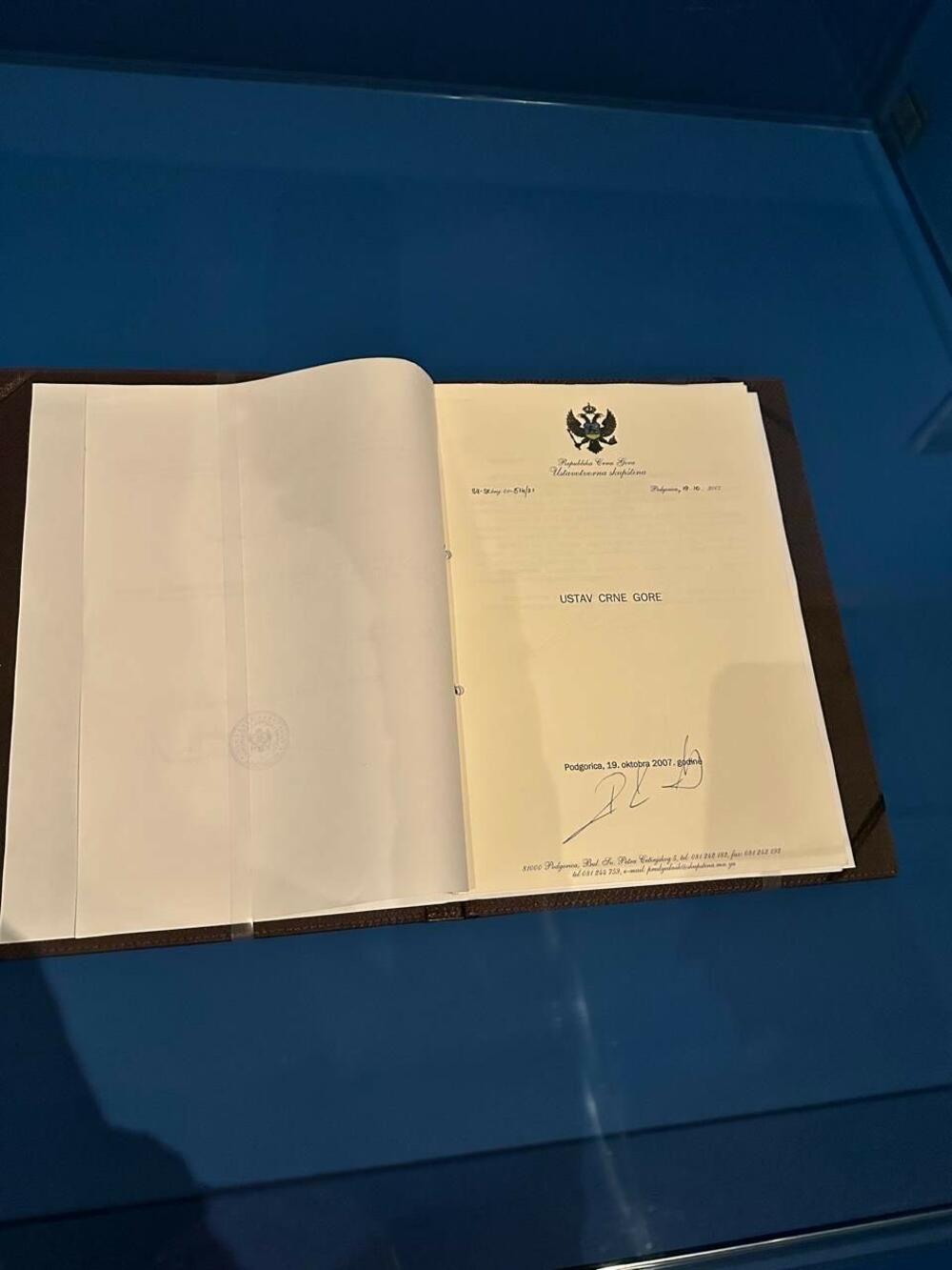 <p>Crna Gora predstavlja primjer konstruktivnog djelovanja u regionu i posvećenosti vrijednostima Savjeta Evrope, zaključili su generalni sekretar te organizacije i šef crnogorske diplomatije</p>