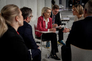 Umjesto Putina, lideri EU „obuzdavaju” Ursulu fon der Lajen