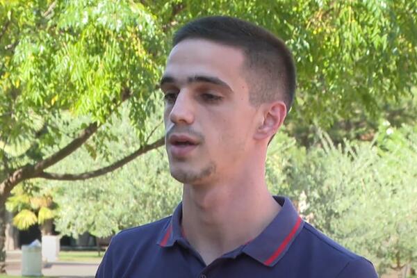 Mladić iz Tuzi tvrdi da je žrtva policijskog progona, iz te...