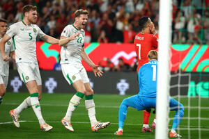 Ronaldo promašio penal - Neveš spasio Portugalce, šestica Turske u...