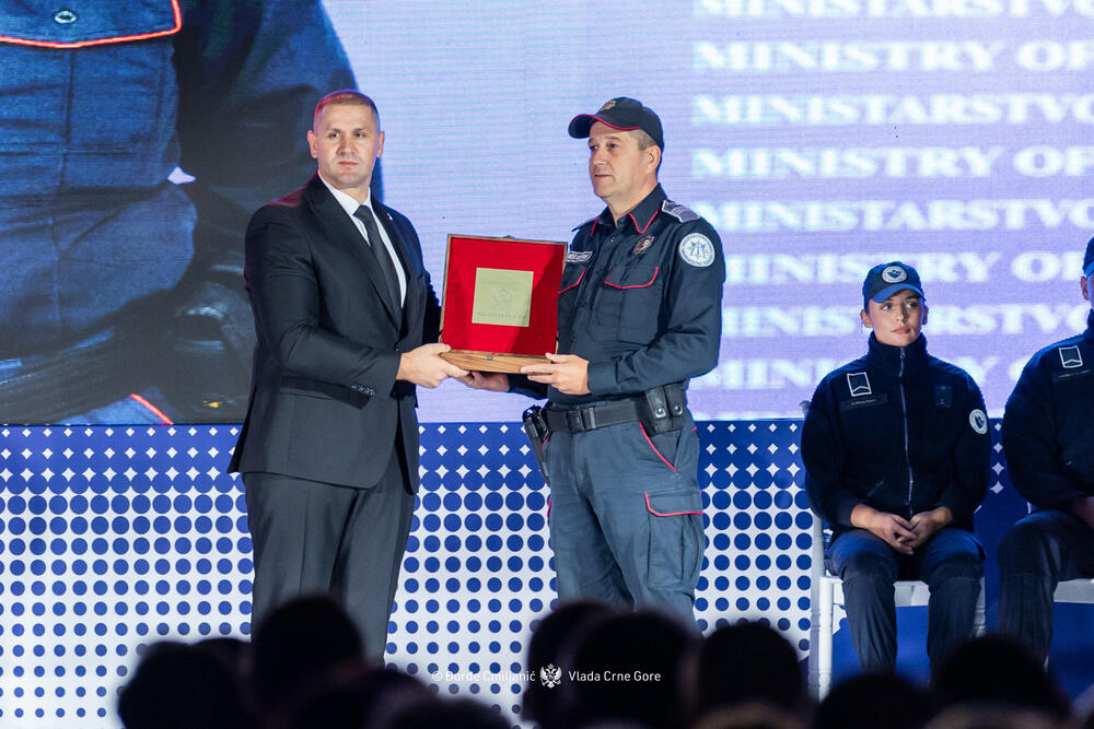 <p>"Njihove priče svjedoče da snaga Ministarstva leži u pojedincima koji svojim radom, znanjem i posvećenošću doprinose zajedničkom cilju – sigurnijoj i pravednijoj Crnoj Gori", saopšteno iz MUP-a</p>