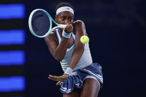 Koko Gof bolja u američkom derbiju Vuhana