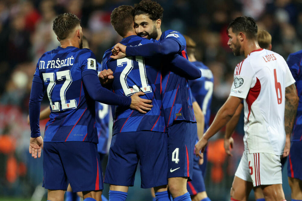 Pašalić, Sučić i Gvardiol proslavljaju gol, Foto: Reuters