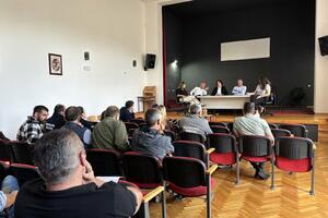 Krtoljani traže nove saobraćajnice i parking mjesta: Sastanak MZ...