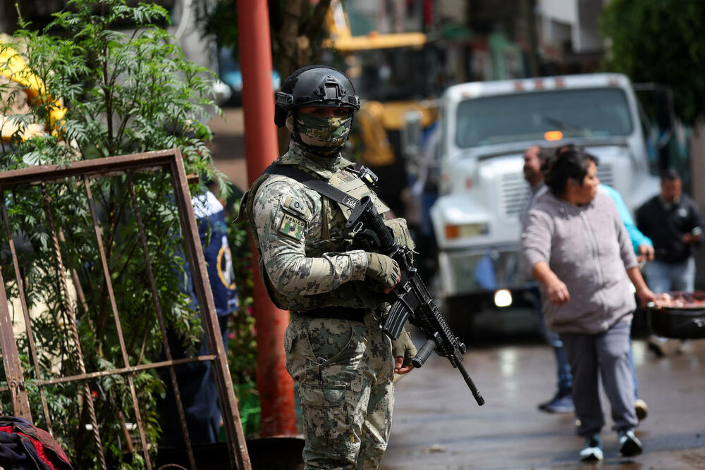 <p>Kiše su izazvane spajanjem dvije tropske oluje, zbog čega su se izlile mnoge rijeke</p>