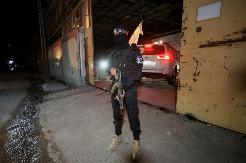 <p>"Crveni krst je sada na putu ka izraelskim vojnim snagama u Gazi", navodi se u saopštenju Izraelskih odbrambenih snaga (IDF)</p>