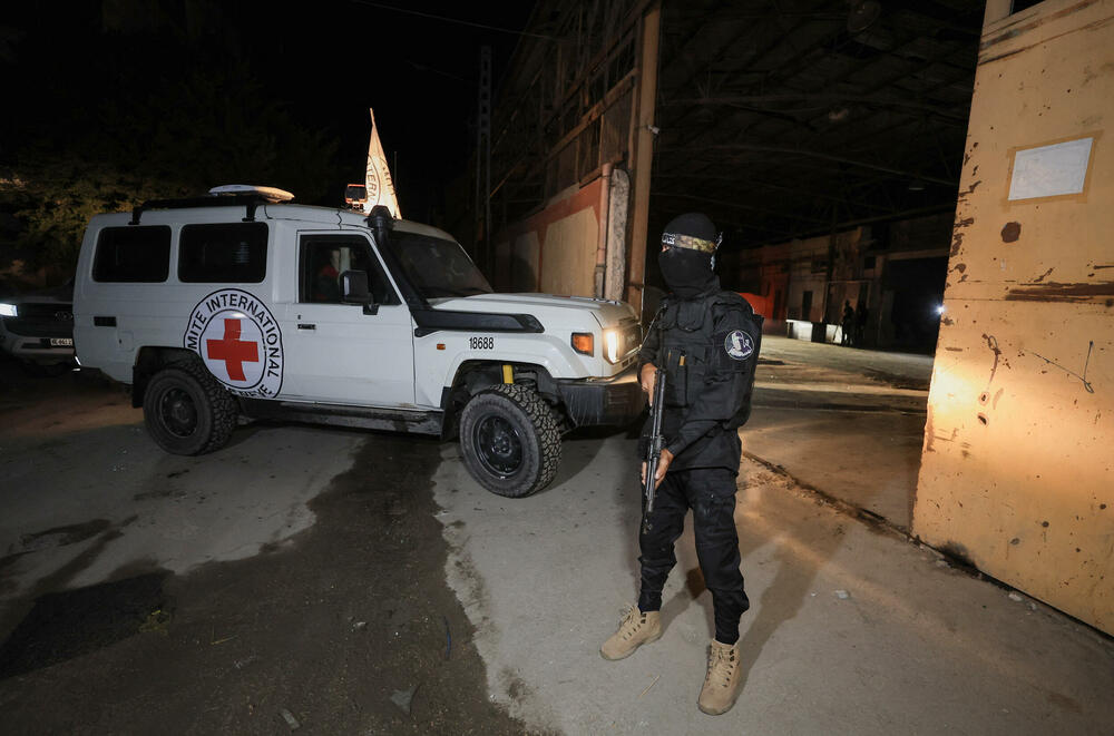 <p>"Crveni krst je sada na putu ka izraelskim vojnim snagama u Gazi", navodi se u saopštenju Izraelskih odbrambenih snaga (IDF)</p>