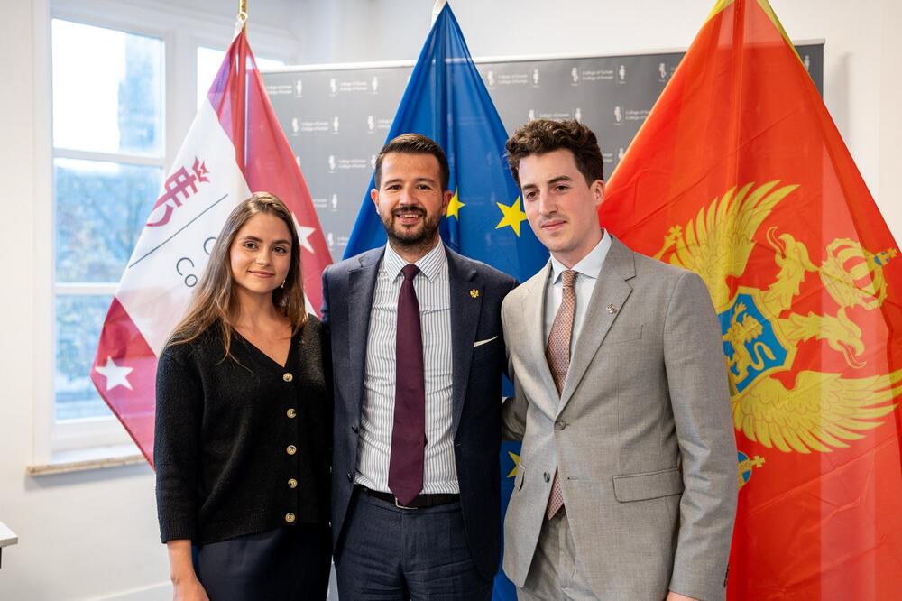 <p>&ldquo;Crna Gora, kao najnapredniji kandidat za članstvo u EU, odlučna je da naredne godine završi pregovore i do 2028. postane članica Unije. Evropske integracije su put razvoja i izgradnje snažnih institucija&ldquo;, kazao je predsjednik države</p>