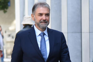 Ivanović presjekao putanju vozilima iz pratnje Spajića i vrijeđao...