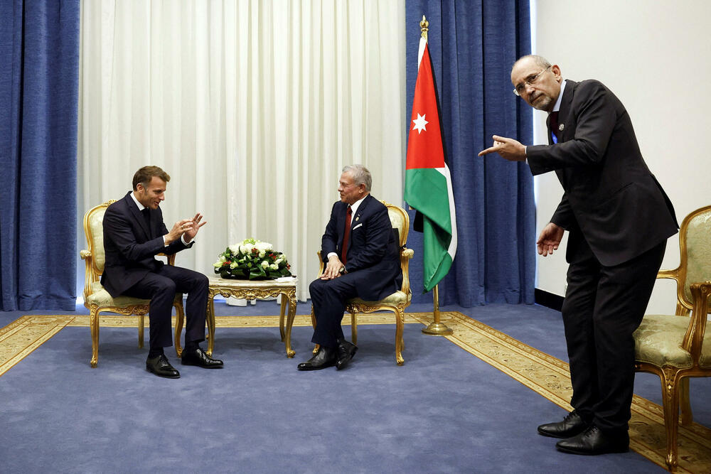 Makron sa jordanskim kraljem Abdulahom tokom samita o miru u Gazi 13. oktobra