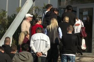 Redovi ispred podgoričke "Limenke" sve duži