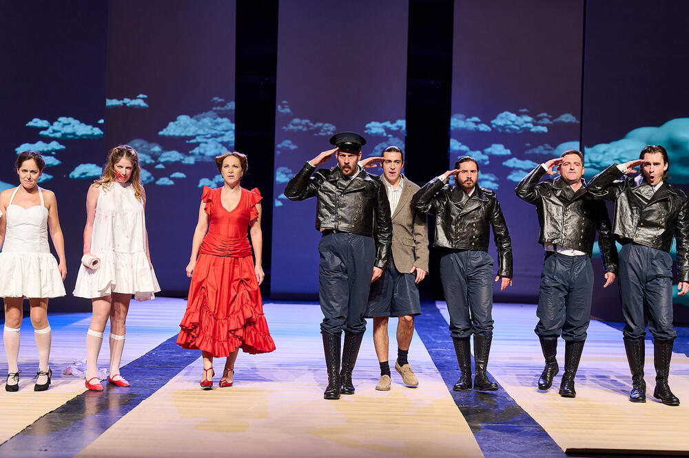 Scena iz nove predstave CNP-a, Foto: CNP