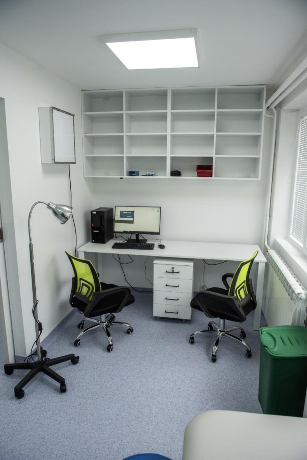 <p>Za adaptaciju prostora uloženo je 66.120 eura bez PDV-a iz kapitalnog budžeta, uz dodatnih 34.000 eura za nabavku medicinske opreme. Zavod je, iz sopstvenih sredstava, obezbijedio i video-laringoskop vrijedan 2.000 eura</p>