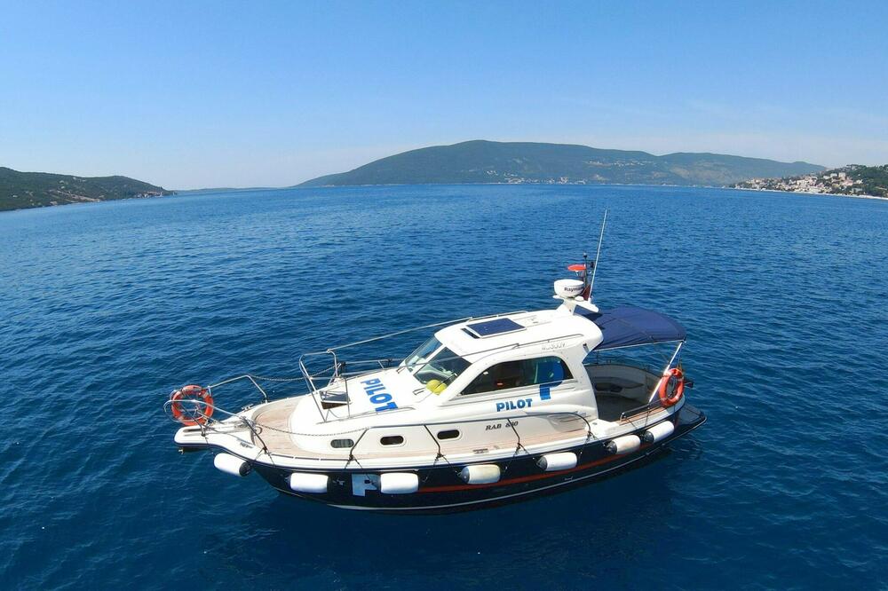 Pilotaža Kotor See Pioneer, Foto: www.seapioneer.me