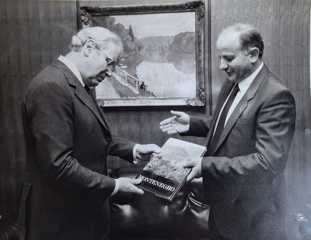 Slobodan Vuković sa Peresom de Kueljarom u sjedištu UN, 1985.