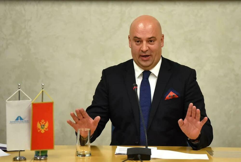 Cilj mađarske kompanije je pola miliona putnika: Tolić