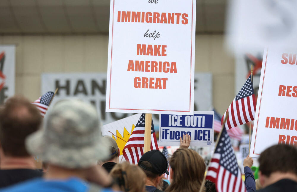 <p>Demonstranti osudili ono što vide kao autoritarne tendencije i nesputanu korupciju predsjednika Sjedinjenih Država</p>