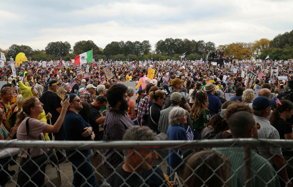 <p>Demonstranti osudili ono što vide kao autoritarne tendencije i nesputanu korupciju predsjednika Sjedinjenih Država</p>