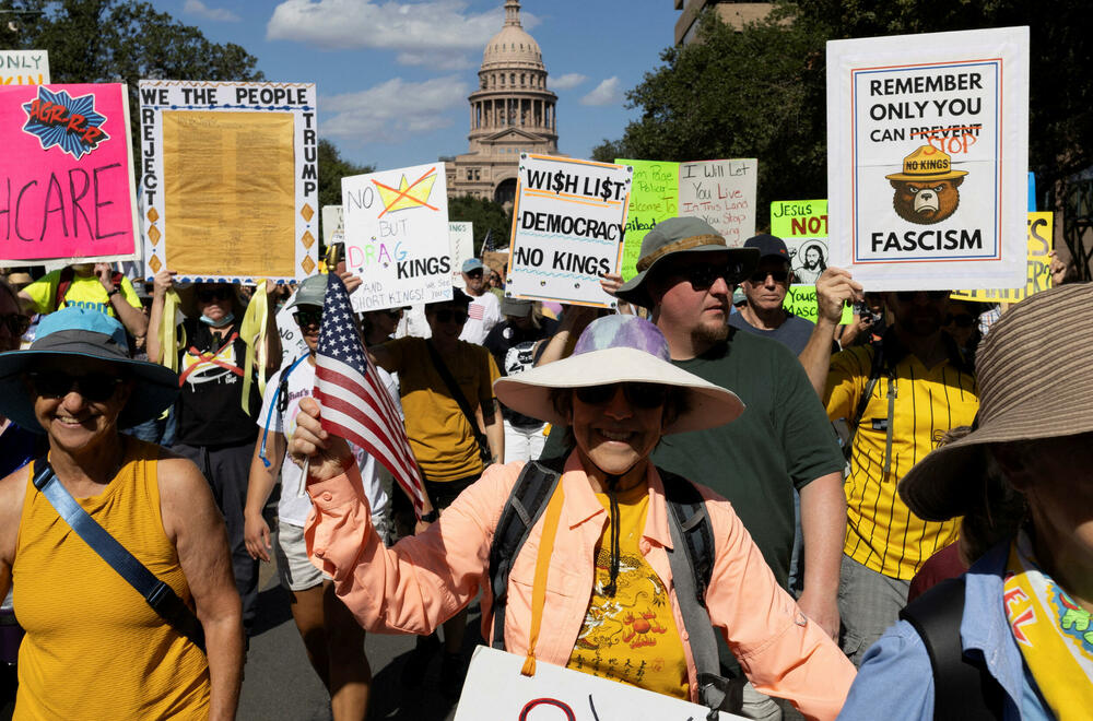 <p>Demonstranti osudili ono što vide kao autoritarne tendencije i nesputanu korupciju predsjednika Sjedinjenih Država</p>