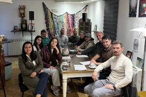 U pripremi "Glasačko mjesto br. 13 - Đeknina kuća"