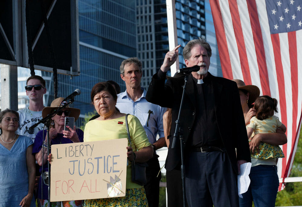 <p>Protesti su održani između ostalog u Njujorku, Čikagu, San Francisku, Los Anđelesu i Nju Orleansu, ali i u manjim mjestima u unutrašnjosti zemlje</p>