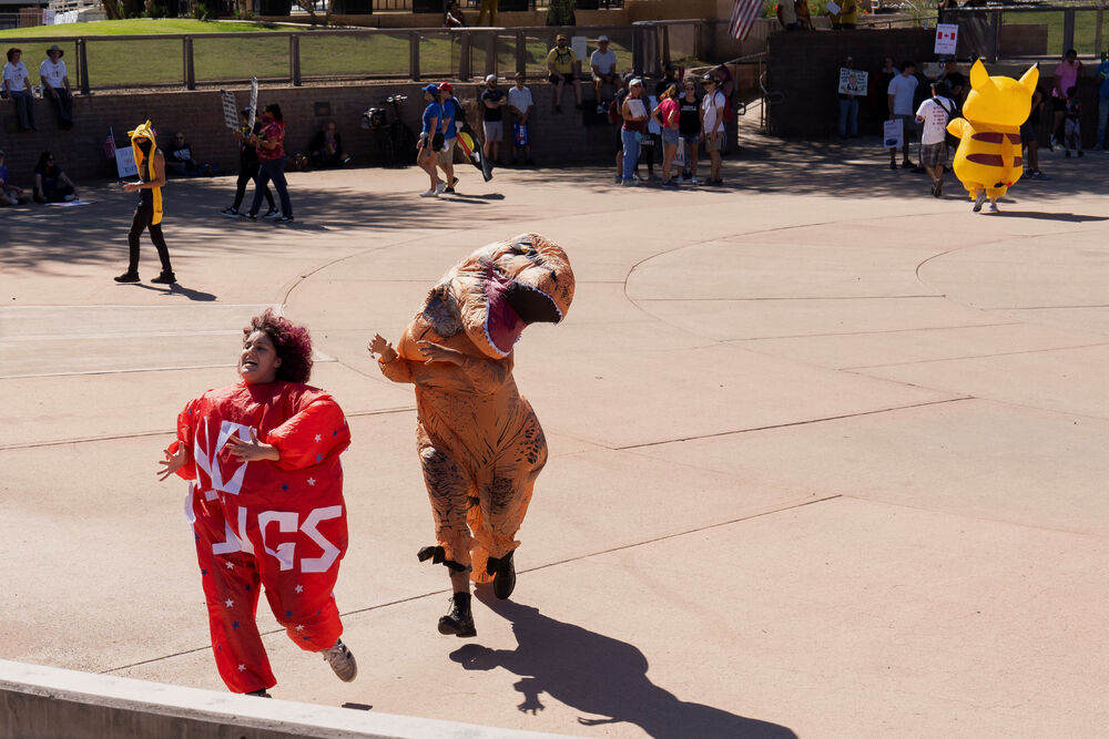 <p>Protesti su održani između ostalog u Njujorku, Čikagu, San Francisku, Los Anđelesu i Nju Orleansu, ali i u manjim mjestima u unutrašnjosti zemlje</p>