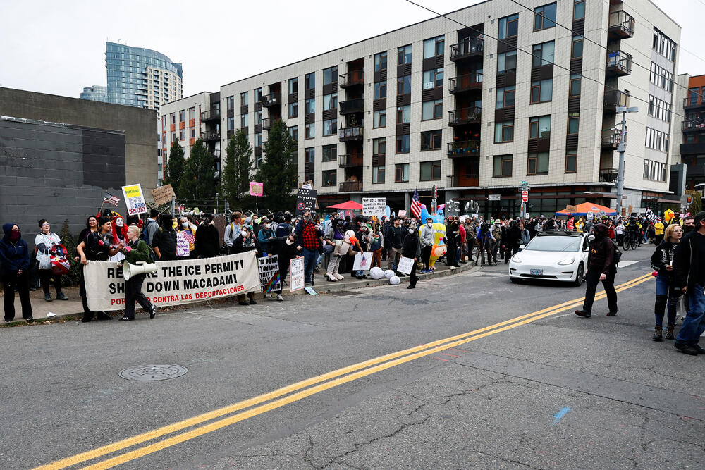 <p>Protesti su održani između ostalog u Njujorku, Čikagu, San Francisku, Los Anđelesu i Nju Orleansu, ali i u manjim mjestima u unutrašnjosti zemlje</p>