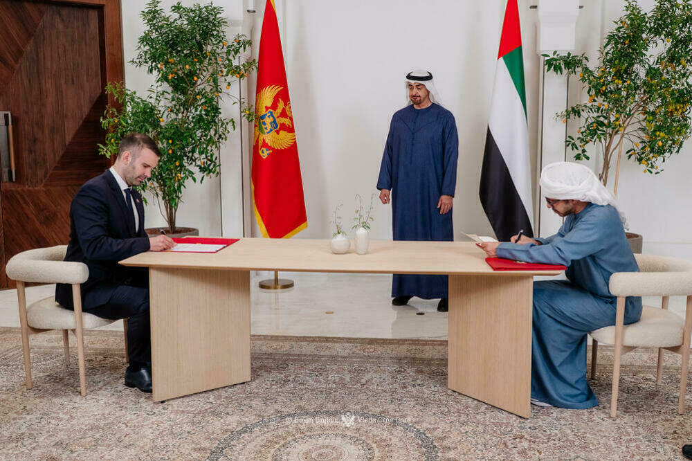 Premijer Spajić potpisuje ugovor sa Emiratima, Foto: Bojan Gnjidić/Vlada Crne Gore