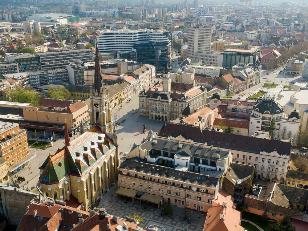 V Novem Sadu na ulici najdena mrtva dojenček, aretirana mati