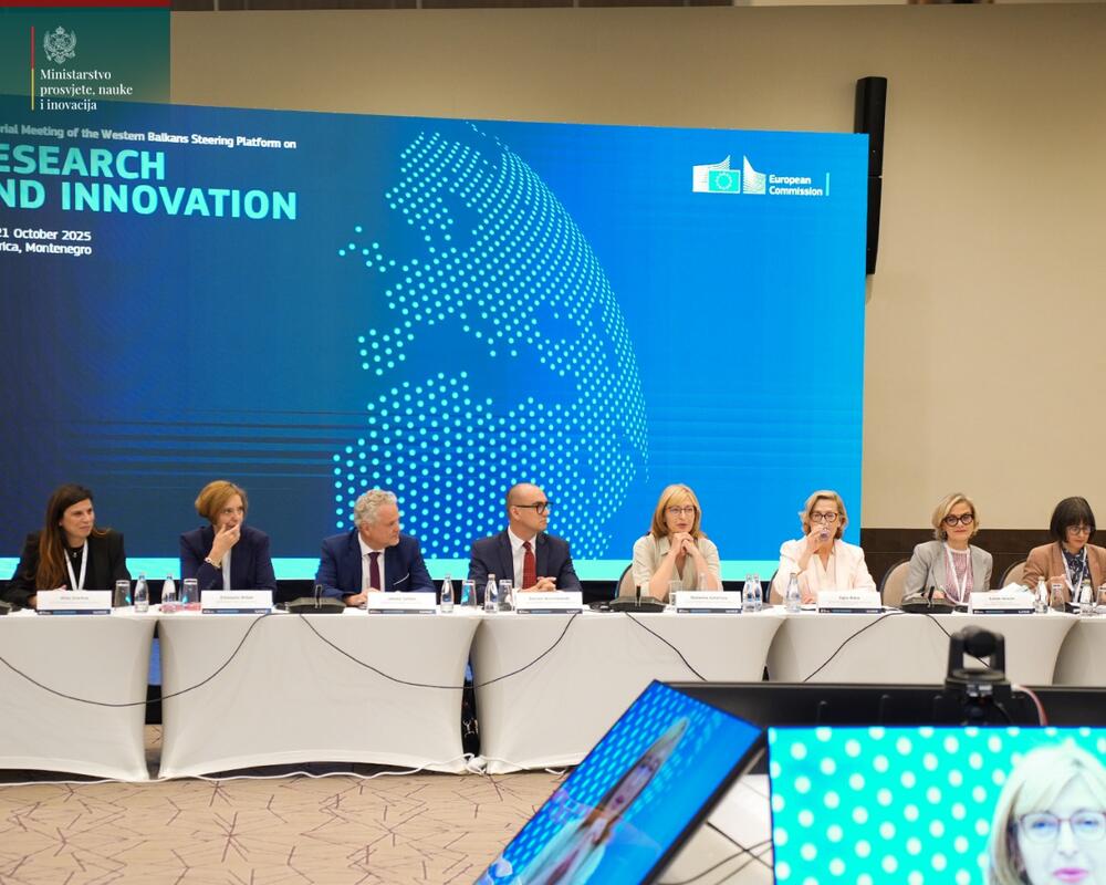 <p>Crna Gora je bila domaćin prvog dana Ministarskog sastanka Platforme za istraživanje i inovacije Zapadnog Balkana. Sastanak se održava danas i sjutra, u organizaciji Evropske komisije, Predsjedništva Vijeća EU i Crne Gore</p>