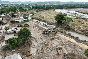 U poplavama i klizištima u Meksiku stradalo 76 ljudi, 27 se vodi...