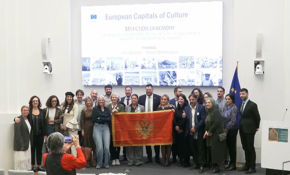 Kompletna 'delegacija' nakon proglašenja pobjednika u Briselu