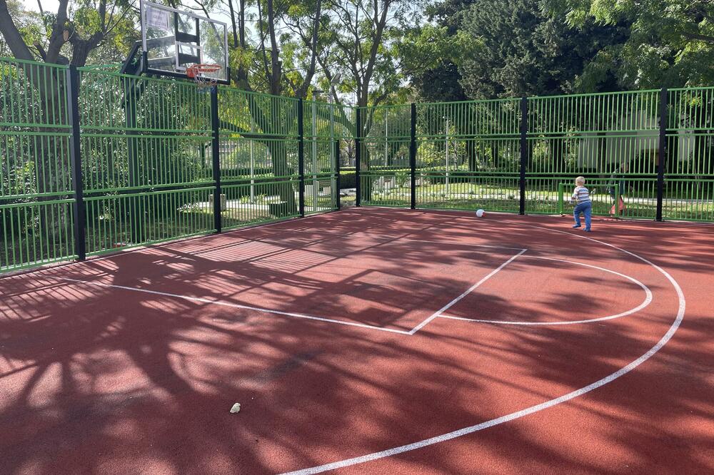 Koš u Makedonskom naselju, Foto: Milan Vujović