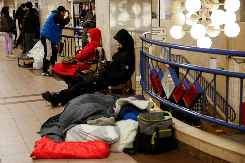 <p>Ostaci oborenog oružja bili su razbacani širom Kijeva, izazivajući požare u skoro polovini gradskih okruga, rekao je Timur Tkačenko, načelnik vojne administracije ukrajinske prijestonice, na aplikaciji Telegram</p>