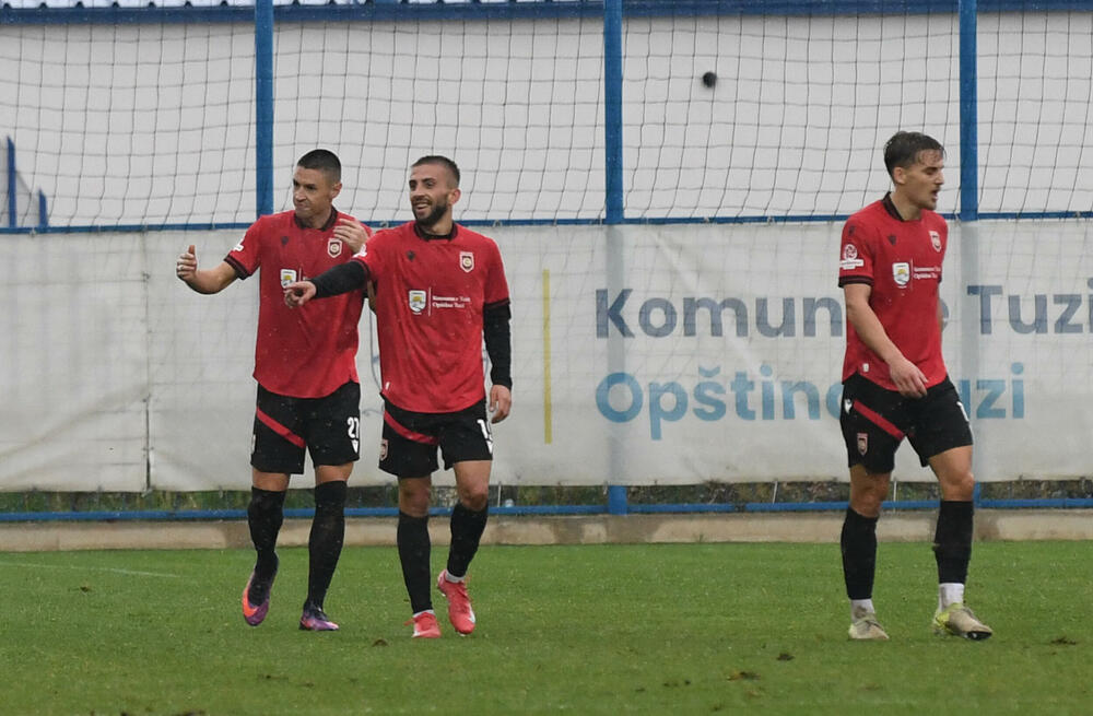 <p>Interesantan meč viđen je u Tuzima, sa pet golova, što nije baš karakteristično u meču u kojem se sastaju dva favorita takmičenja, a nemaju pravo na popravni</p>