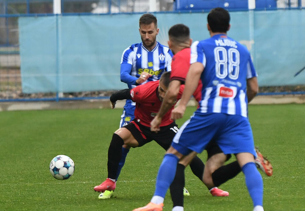 <p>Interesantan meč viđen je u Tuzima, sa pet golova, što nije baš karakteristično u meču u kojem se sastaju dva favorita takmičenja, a nemaju pravo na popravni</p>