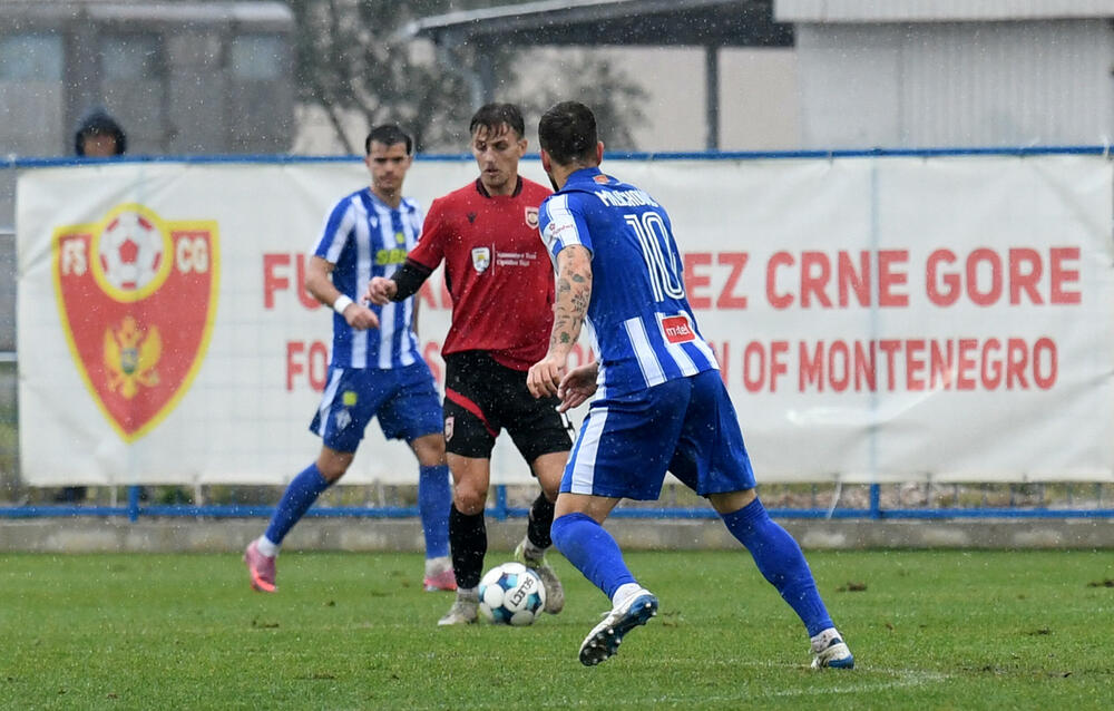 <p>Interesantan meč viđen je u Tuzima, sa pet golova, što nije baš karakteristično u meču u kojem se sastaju dva favorita takmičenja, a nemaju pravo na popravni</p>