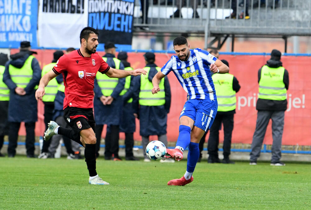 <p>Interesantan meč viđen je u Tuzima, sa pet golova, što nije baš karakteristično u meču u kojem se sastaju dva favorita takmičenja, a nemaju pravo na popravni</p>