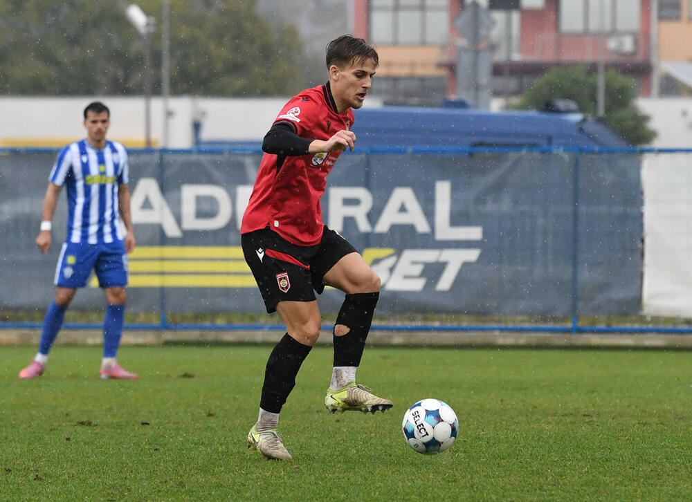 <p>Interesantan meč viđen je u Tuzima, sa pet golova, što nije baš karakteristično u meču u kojem se sastaju dva favorita takmičenja, a nemaju pravo na popravni</p>