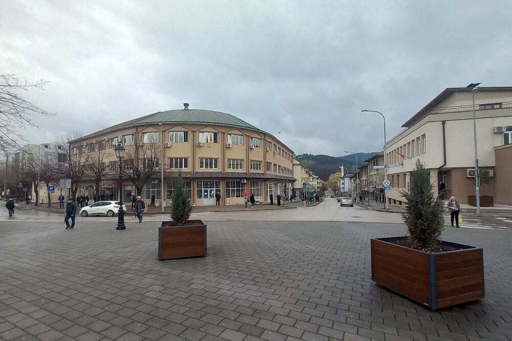 Zgrada opštine i Skupštine opštine na gradskom trgu, Foto: Goran Malidžan