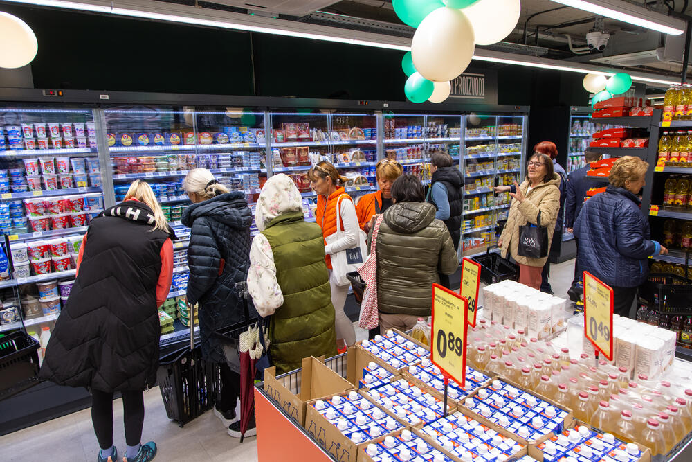 <p>Prijestonica je danas postala bogatija za još jedno moderno mjesto za kupovinu &ndash; Aroma market u zgradi Meliora Homes svečano je otvorio svoja vrata!</p>