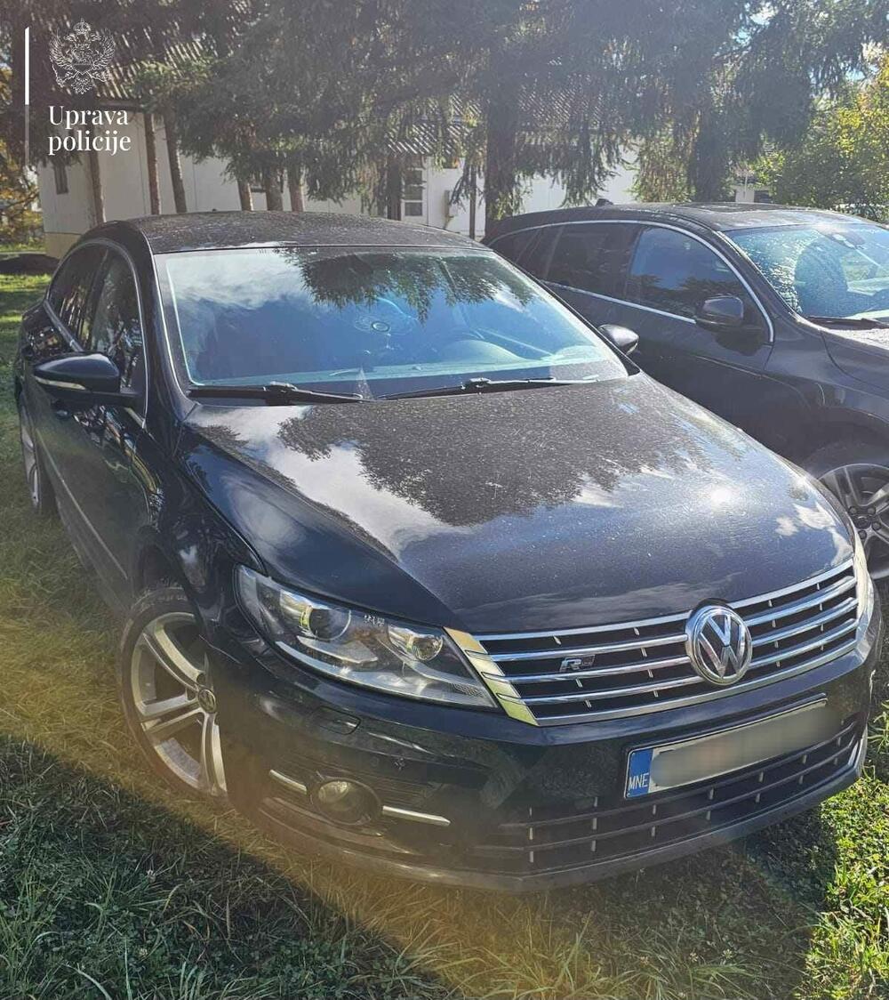 <p>Službenici policije u Bijelom Polju, Beranama i Rožajama obavili pretrese u sklopu pojačanih aktivnosti u odnosu na operativno interesantne osobe i članove organizovanih kriminalnih grupa</p>